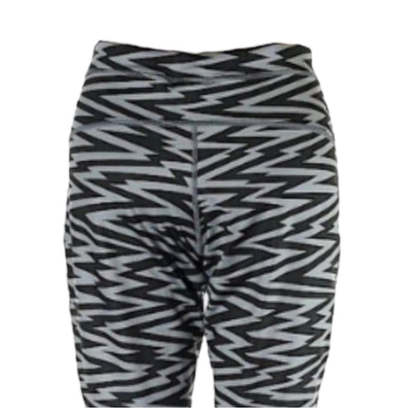 🌺 Nike Zebra Stripe Black & Gray Mesh High Rise Leggings Size S - Picture 6 of 11